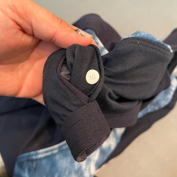 Lululemon navy blue mesh with me tank in sea side silver size 10 - Picture 8 of 10